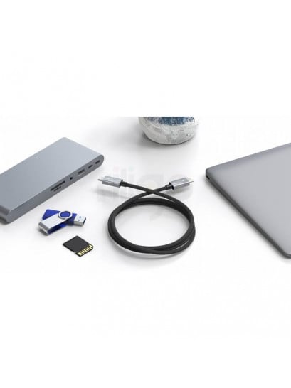 כבל Thunderbolt 5.0 שחור קלוע עם מחברי Type-C