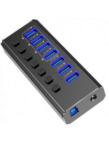 רכזת USB 3.0 שחורה עם 7 פורטים כחולים וכפתורי הפעלה