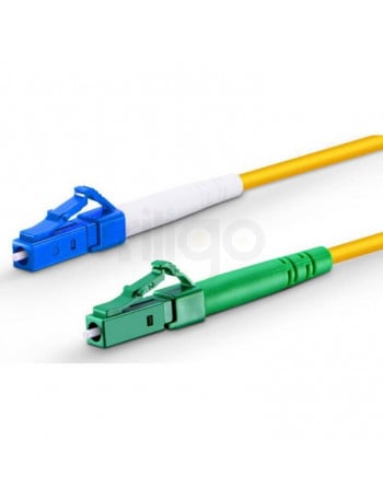 מגשר אופטי צהוב עם מחברי LC/APC ירוק ו-LC/UPC כחול